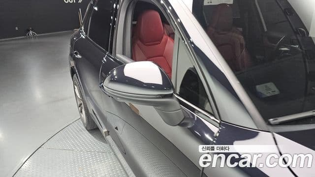 Porsche Cayenne 2019 — Photo 29/35
