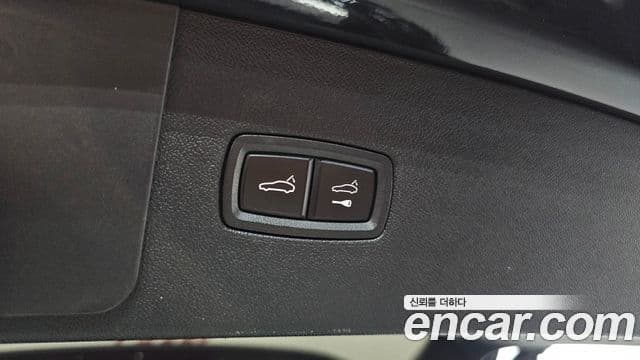 Porsche Cayenne 2019 — Photo 1/35