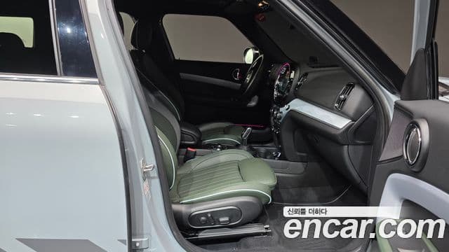 Mini Cooper Countryman 2022 — ფოტო 8/20