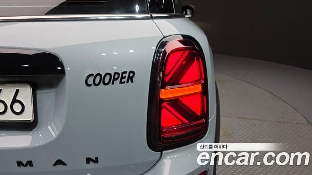 Mini Cooper Countryman 2022 — Photo 28/33