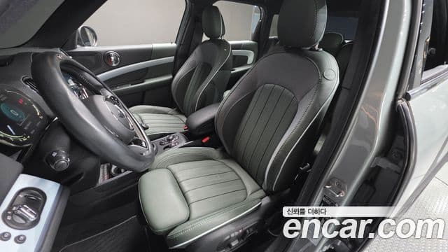 Mini Cooper Countryman 2022 — Photo 32/33
