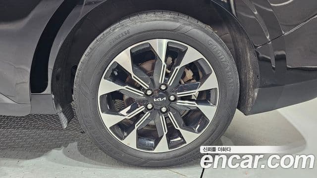 Kia Carnival 2022 — фото 5 из 20