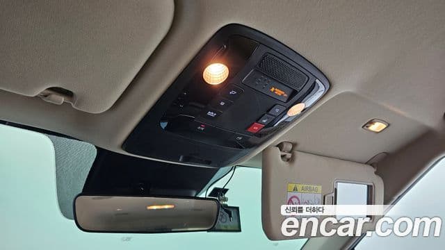 Kia Carnival 2022 — ფოტო 18/20