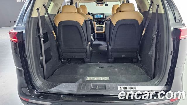 Kia Carnival 2022 — фото 20 из 20