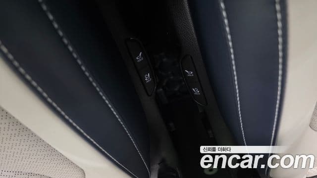 Kia Carnival 2024 — ფოტო 33/39