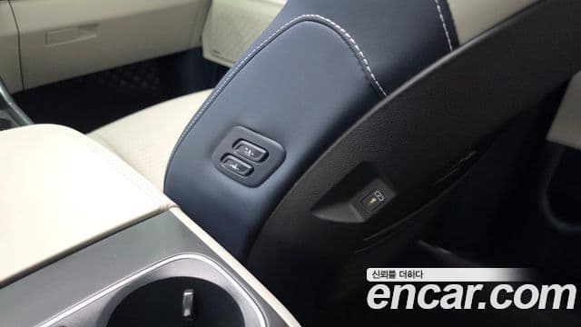 Kia Carnival 2024 — ფოტო 25/39