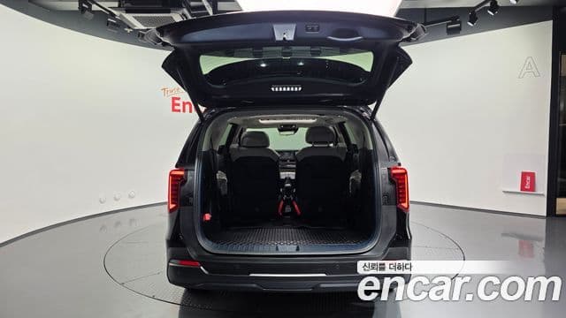 Kia Carnival 2024 — ფოტო 8/39