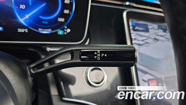 Mercedes-Benz EQE SUV 2023 — ფოტო 19/20