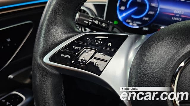 Mercedes-Benz EQE SUV 2023 — ფოტო 14/20