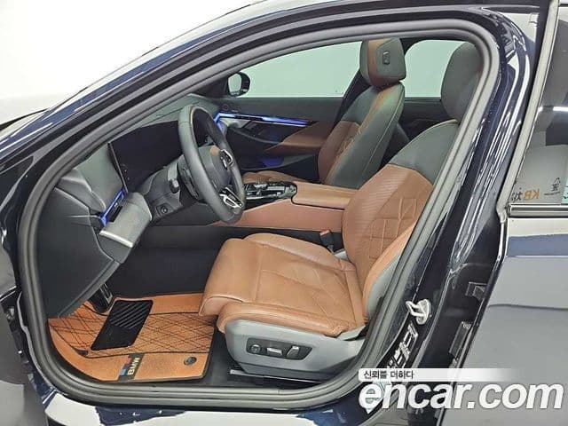 BMW 5 Series 2024 — Şəkil 10/20
