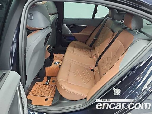 BMW 5 Series 2024 — Şəkil 11/20