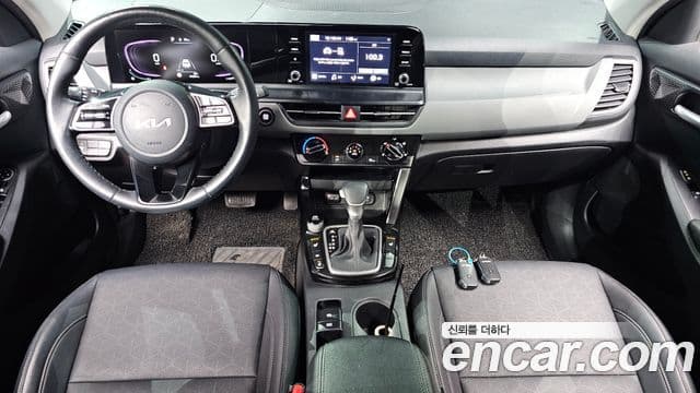 Kia Seltos 2023 — Şəkil 7/20