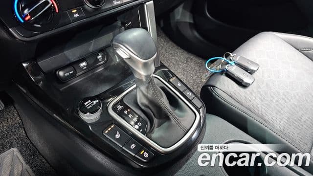 Kia Seltos 2023 — Şəkil 9/20