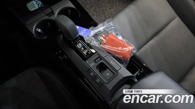 Toyota Prius 2024 — Şəkil 9/20