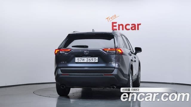 Toyota RAV4 2019 — Şəkil 3/20
