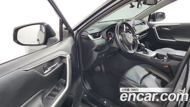 Toyota RAV4 2019 — Şəkil 8/20
