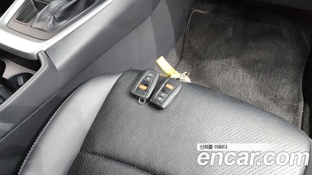 Toyota RAV4 2019 — Şəkil 15/20