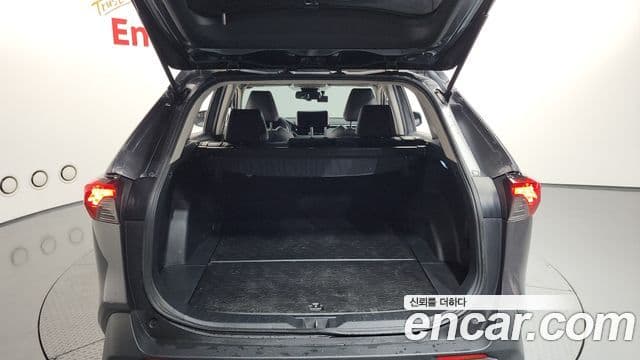 Toyota RAV4 2019 — Şəkil 18/20
