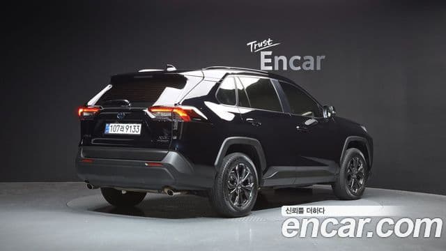 Toyota RAV4 2024 — Şəkil 2/20