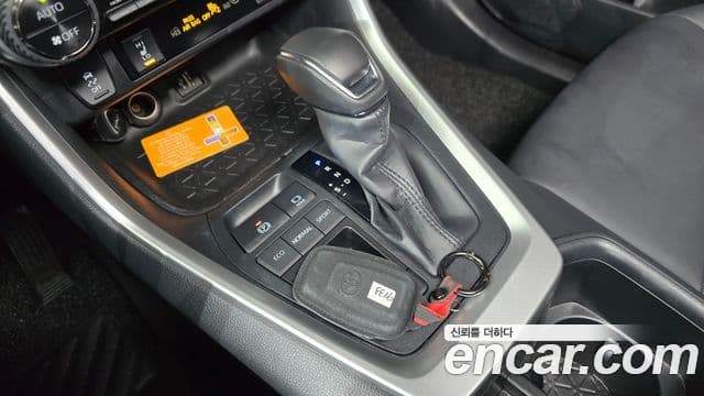 Toyota RAV4 2024 — Şəkil 9/20