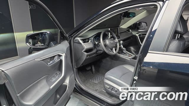 Toyota RAV4 2024 — Şəkil 10/20