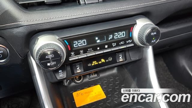 Toyota RAV4 2024 — Şəkil 18/20
