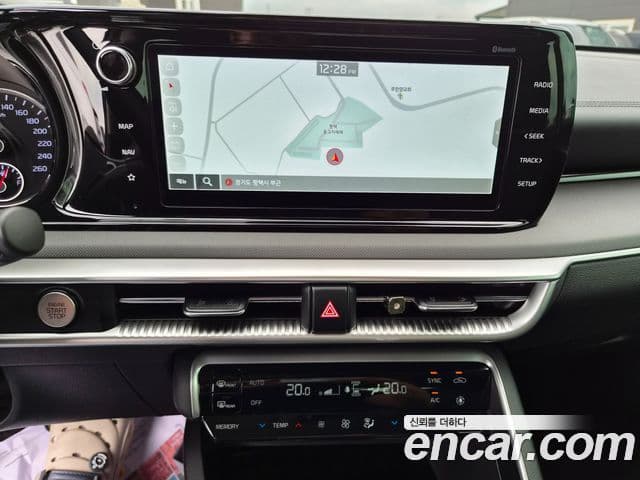 Kia K5 2022 — ფოტო 15/18