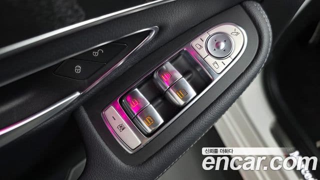 Mercedes-Benz C-Class 2019 — Şəkil 18/20