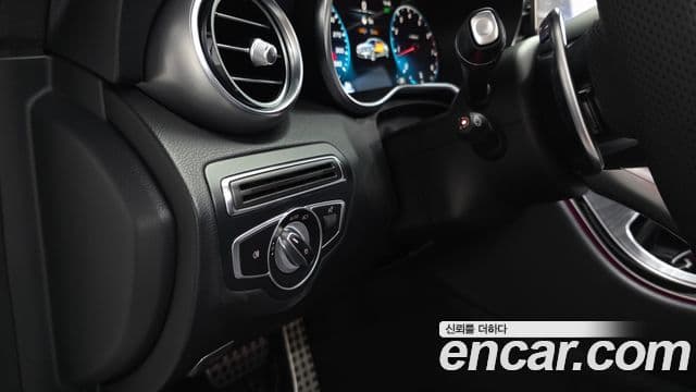 Mercedes-Benz C-Class 2019 — Şəkil 19/20