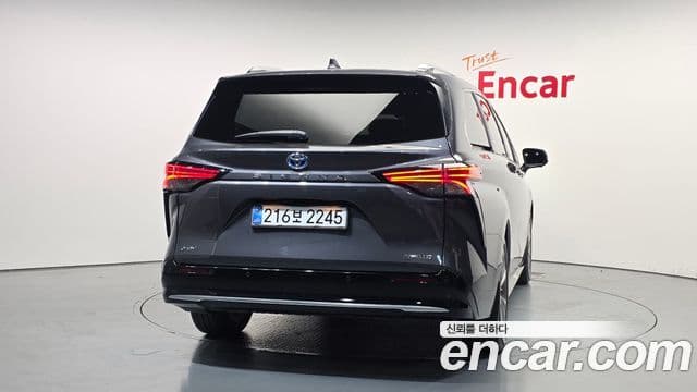 Toyota Sienna 2025 — ფოტო 4/20