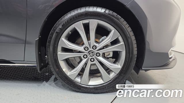 Toyota Sienna 2025 — ფოტო 5/20