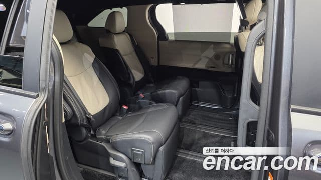 Toyota Sienna 2025 — ფოტო 12/20