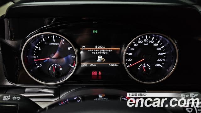 Kia Carnival 2022 — Фото 8/20
