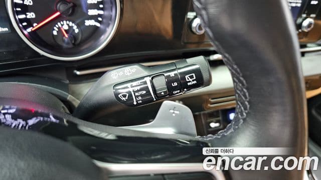 Kia Carnival 2022 — Фото 17/20