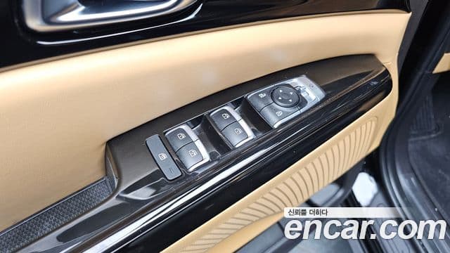 Kia Carnival 2022 — Фото 18/20