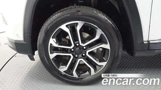 Jeep Compass 2022 — фото 5 из 20