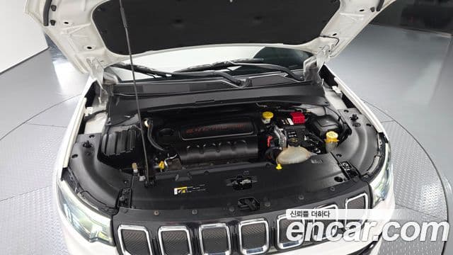 Jeep Compass 2022 — ფოტო 6/20