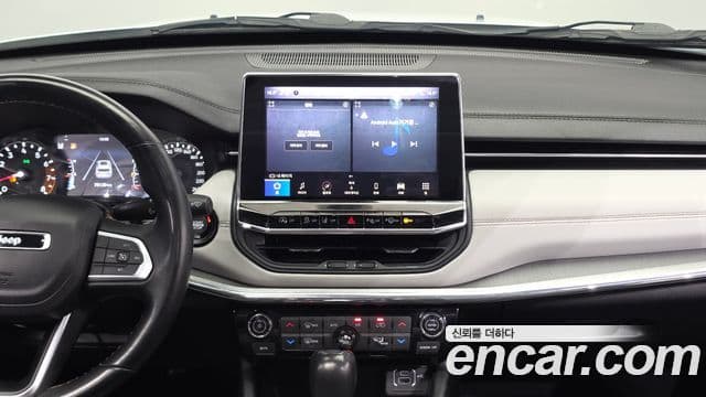 Jeep Compass 2022 — ფოტო 13/20