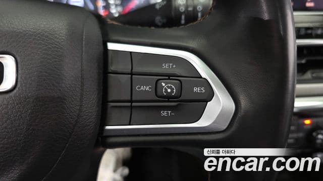 Jeep Compass 2022 — ფოტო 16/20