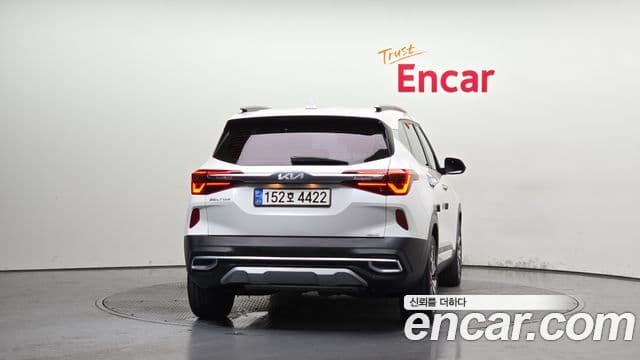 Kia Seltos 2022 — ფოტო 3/20