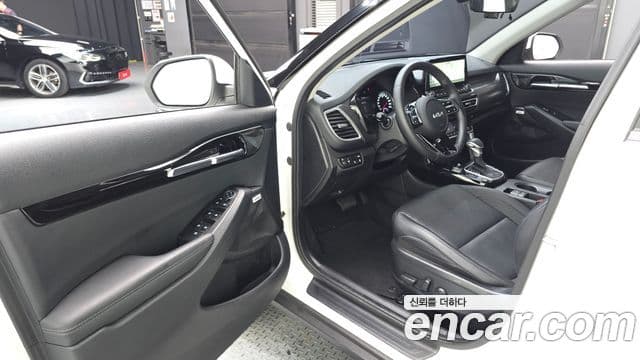 Kia Seltos 2022 — ფოტო 9/20
