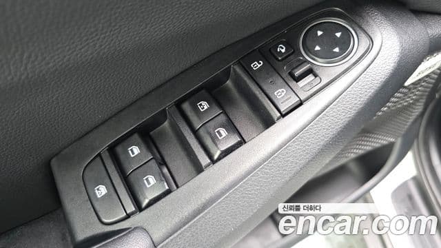 Kia Seltos 2022 — ფოტო 14/20