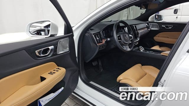 Volvo S60 2021 — Şəkil 10/20