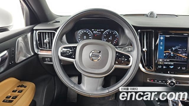 Volvo S60 2021 — Şəkil 13/20