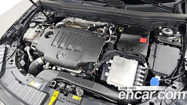 Mercedes-Benz GLB-Class 2024 — Şəkil 6/20
