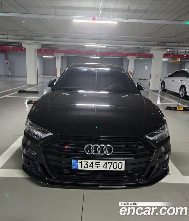 Audi A8 2021 — ფოტო 2/14