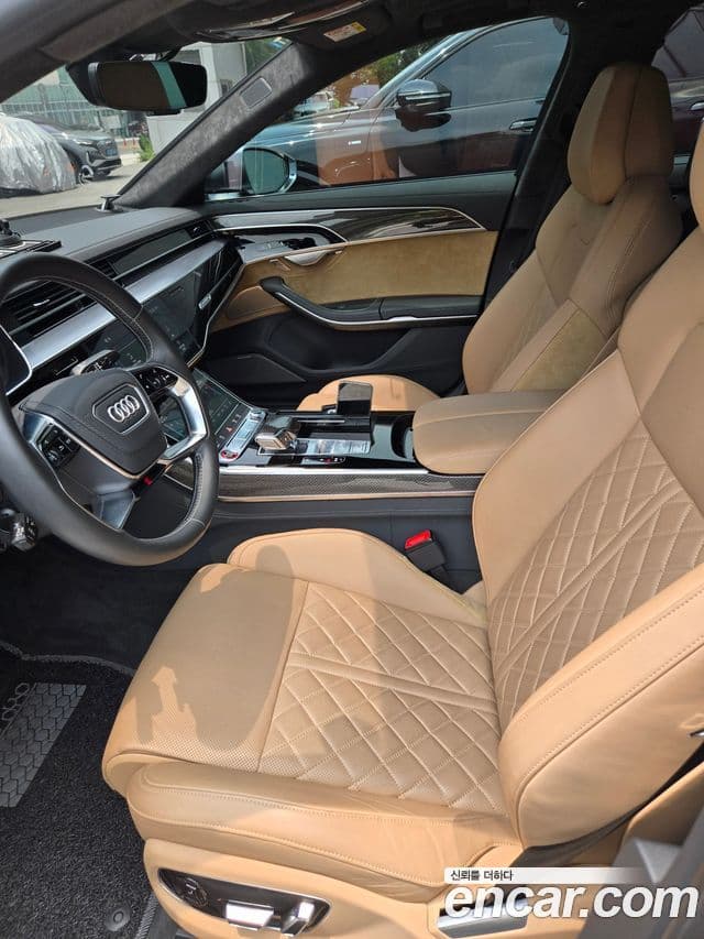 Audi A8 2021 — ფოტო 6/14