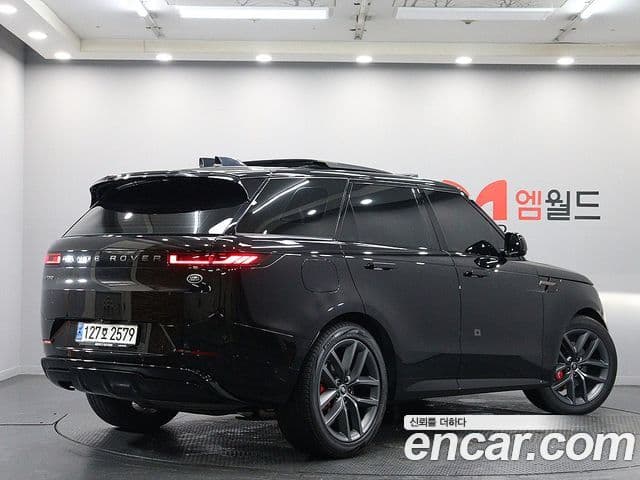 Land Rover Range Rover Sport 2023 — Photo 18/20