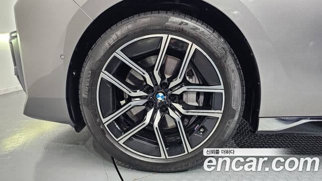 BMW 7 Series 2024 — Photo 9/31