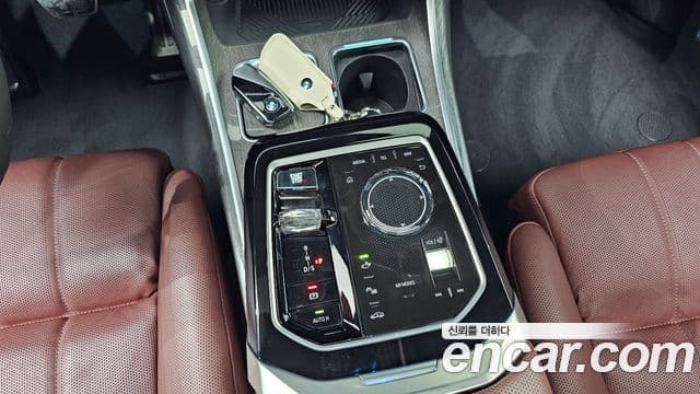 BMW 7 Series 2024 — Photo 6/31